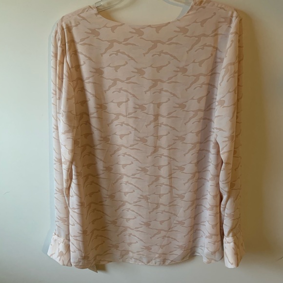 Cream camouflage blouse. Size L (brand:Rachel Roy) - Picture 8 of 11